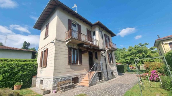 appartamento in vendita a Varese in zona Velate