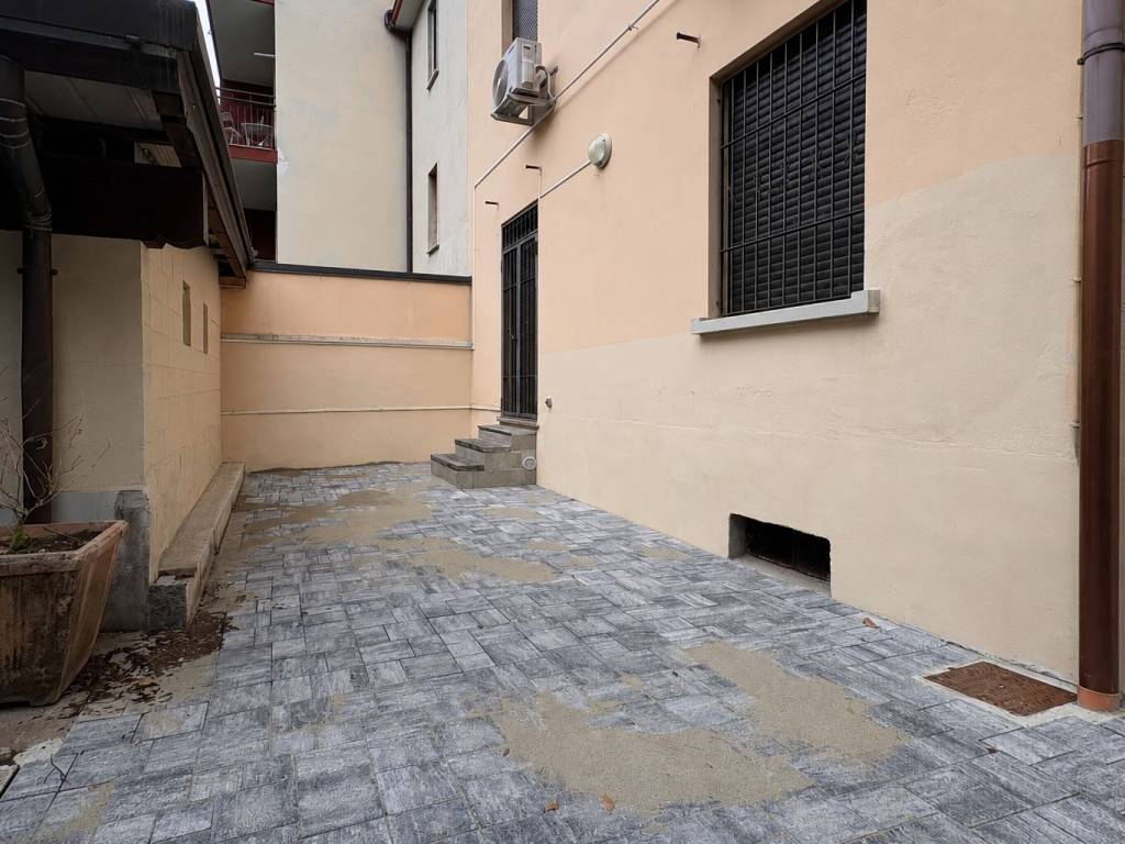 appartamento in vendita a Varese in zona Giubiano
