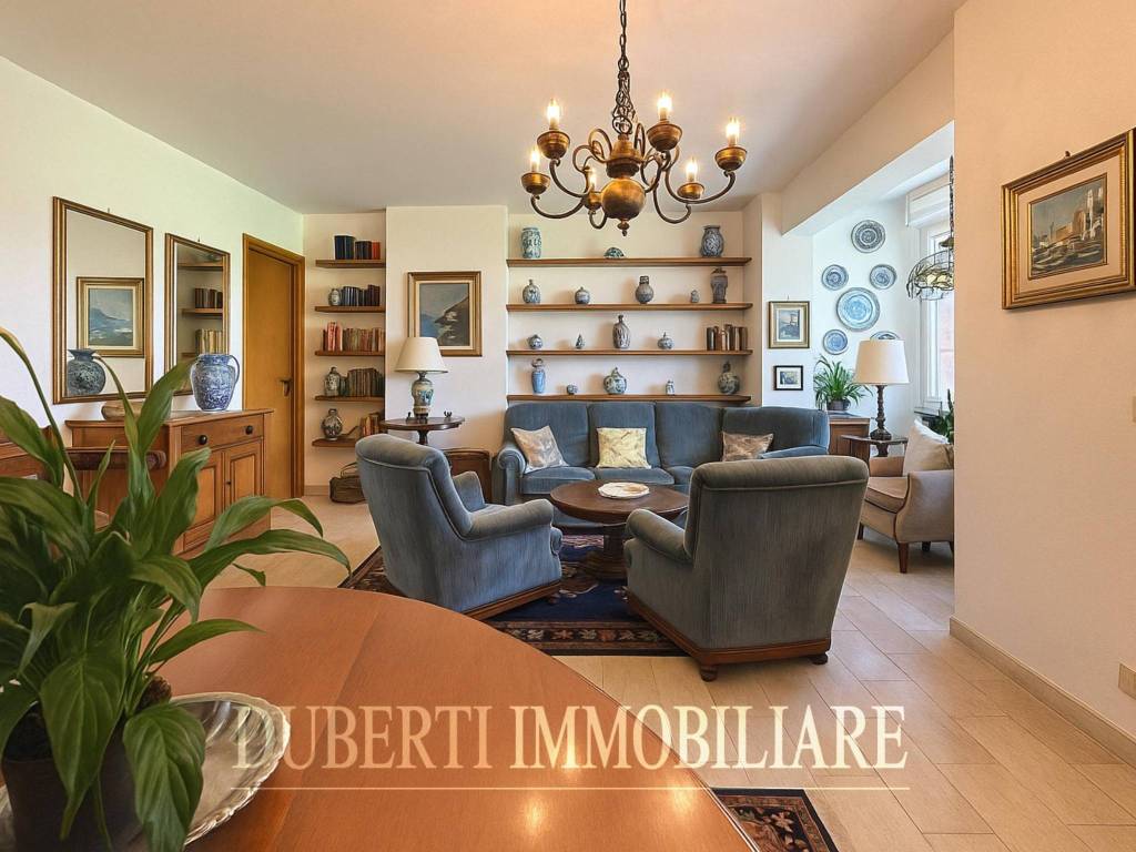 appartamento in vendita a Varese in zona Avigno