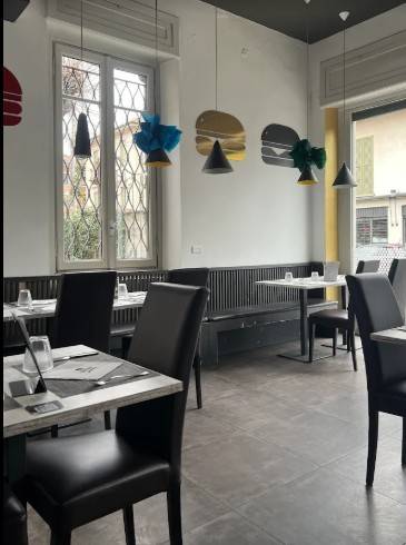 negozio in vendita a Varese in zona Centro Città