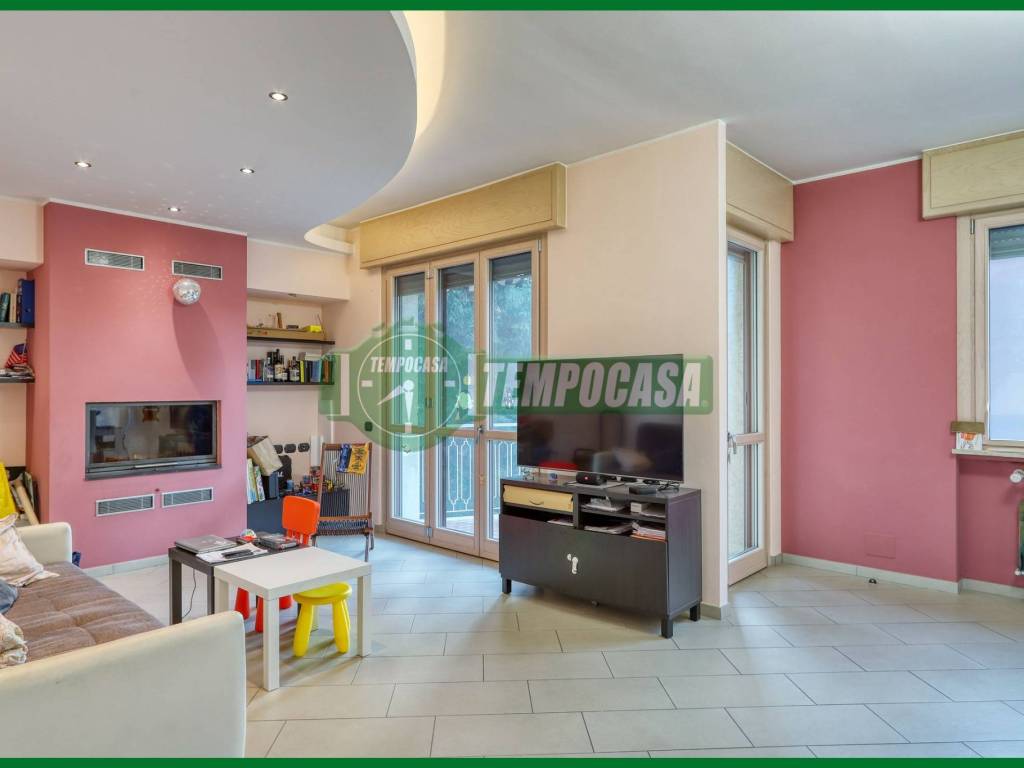 appartamento in vendita a Varese in zona Bizzozero