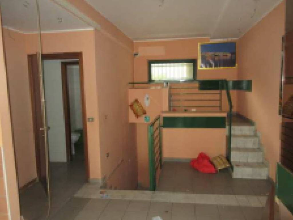 negozio in vendita a Varese in zona Biumo