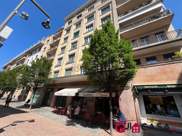 appartamento in vendita a Varese in zona Centro Città
