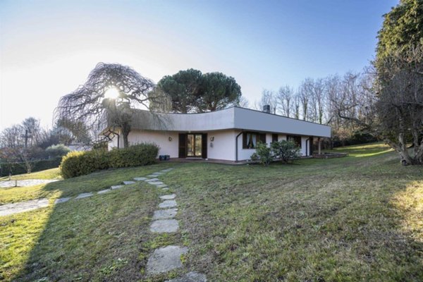 casa indipendente in vendita a Varese in zona Masnago