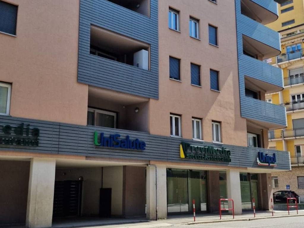 appartamento in vendita a Varese in zona Biumo