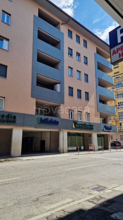 appartamento in vendita a Varese in zona Centro Città