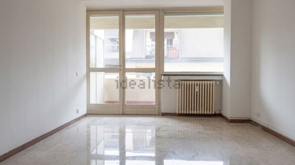 appartamento in vendita a Varese in zona Brunella