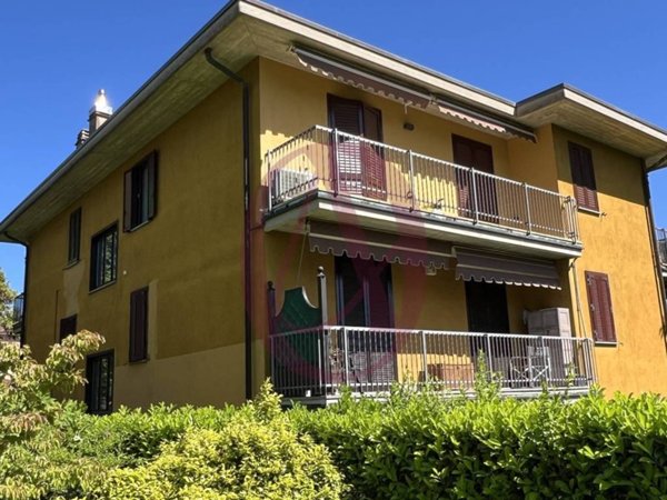 appartamento in vendita a Varese in zona Avigno