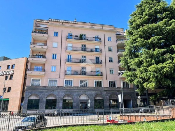 appartamento in vendita a Varese in zona Viale Europa