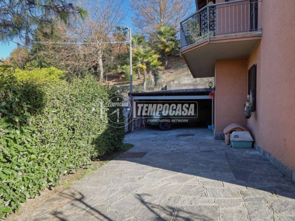 casa indipendente in vendita a Varese in zona Cartabbia