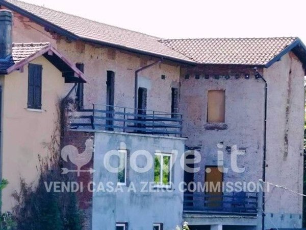 appartamento in vendita a Varese in zona Giubiano