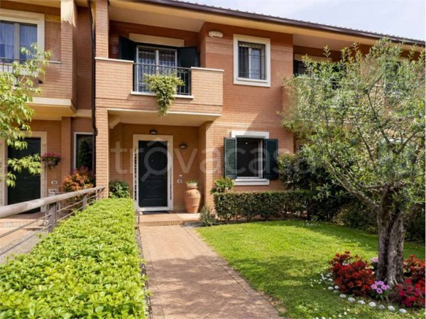 casa indipendente in vendita a Varese