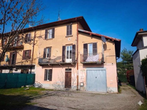 appartamento in vendita a Varese in zona Lissago
