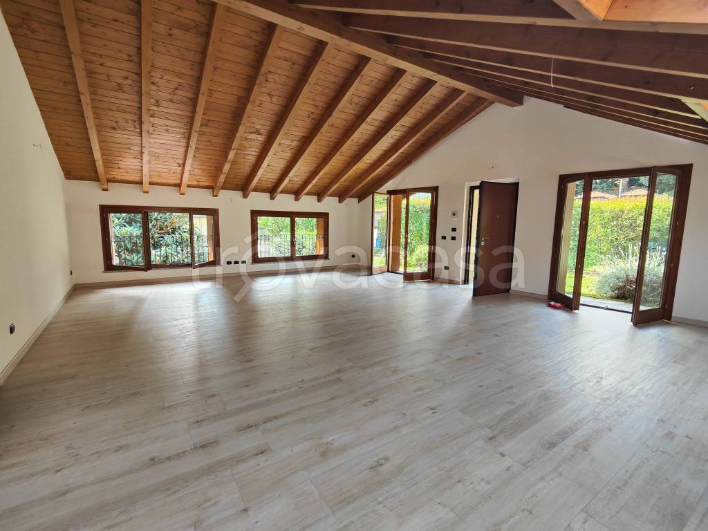 appartamento in vendita a Varese in zona Centro Città