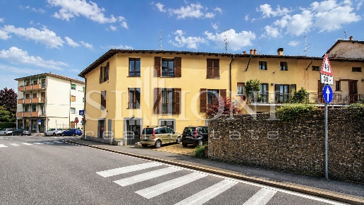 appartamento in vendita a Varese in zona Giubiano