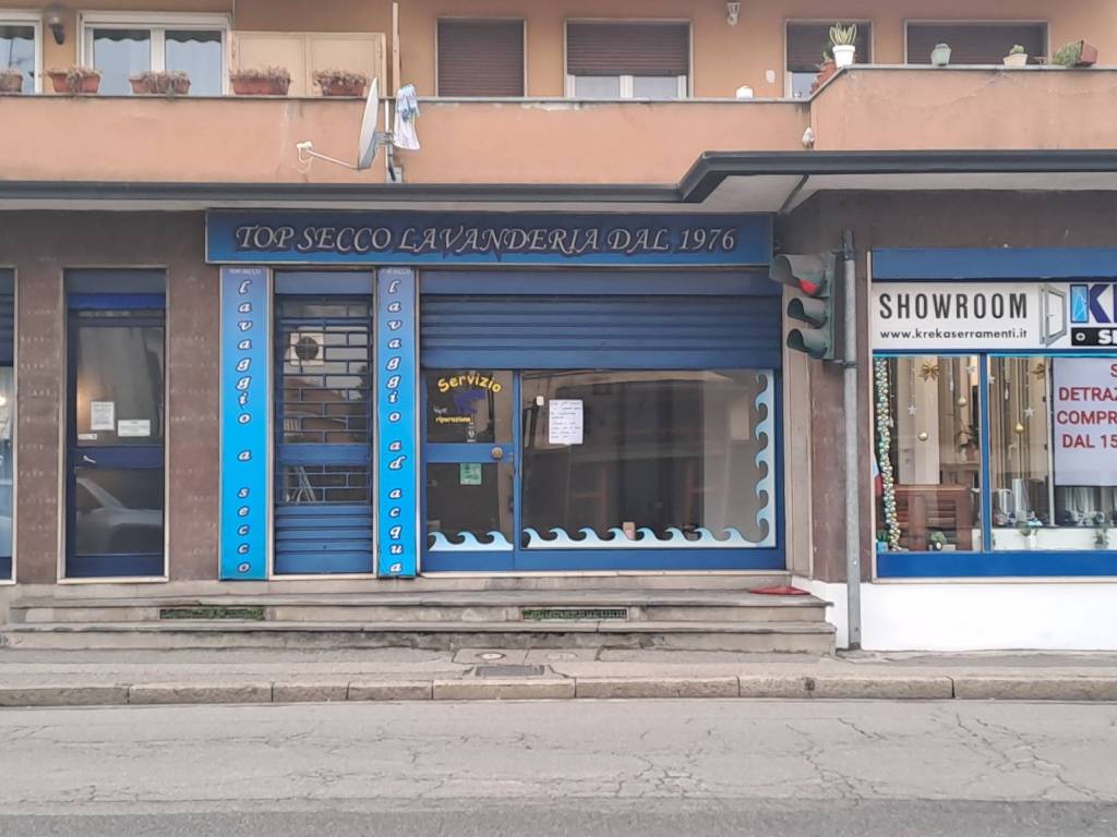 negozio in vendita a Varese in zona Biumo