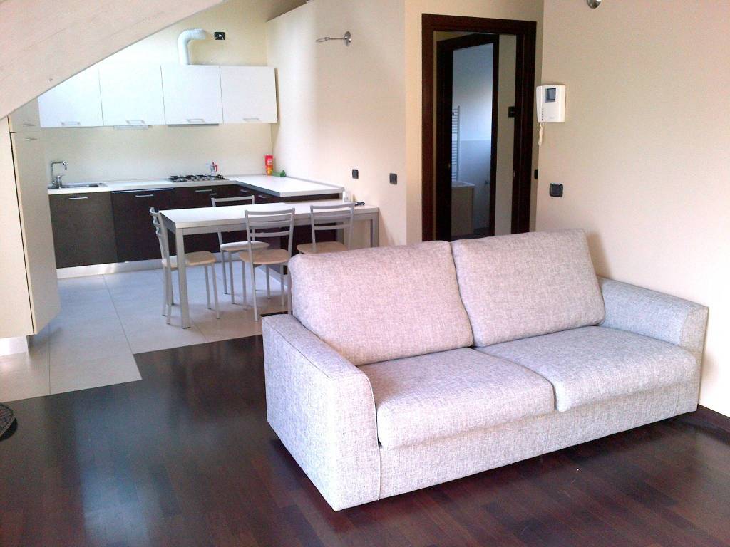 appartamento in vendita a Varese in zona Brunella