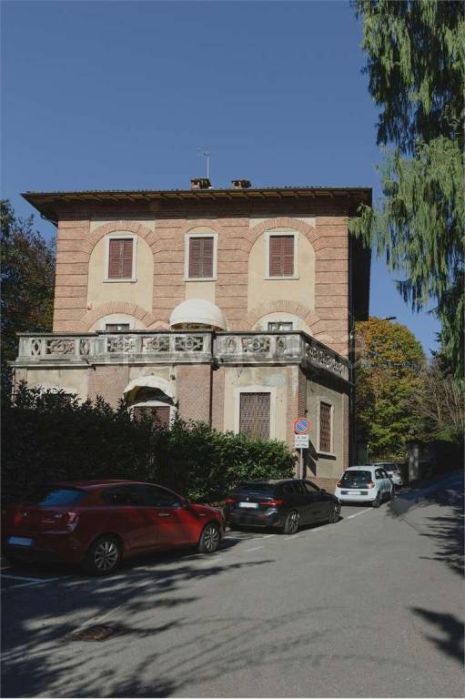 appartamento in vendita a Varese in zona Biumo