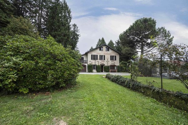 casa indipendente in vendita a Varese in zona Prima Cappella