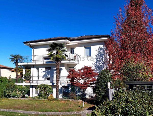 casa indipendente in vendita a Varese in zona Centro Città