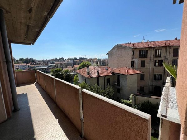 appartamento in vendita a Varese in zona Giubiano
