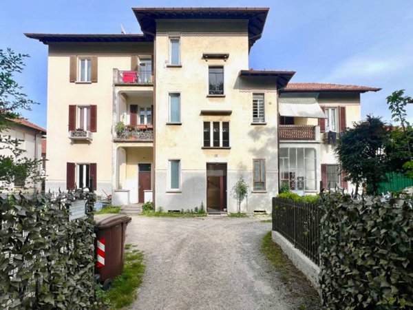 appartamento in vendita a Varese in zona Biumo