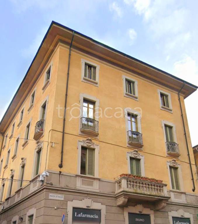 appartamento in vendita a Varese in zona Biumo