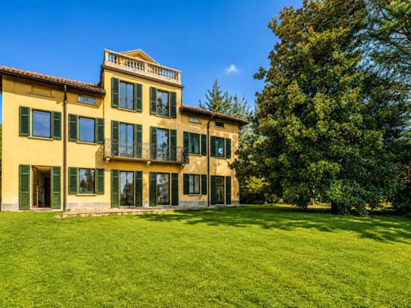 casa indipendente in vendita a Varese in zona Santa Maria del Monte