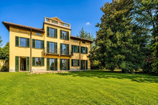 casa indipendente in vendita a Varese