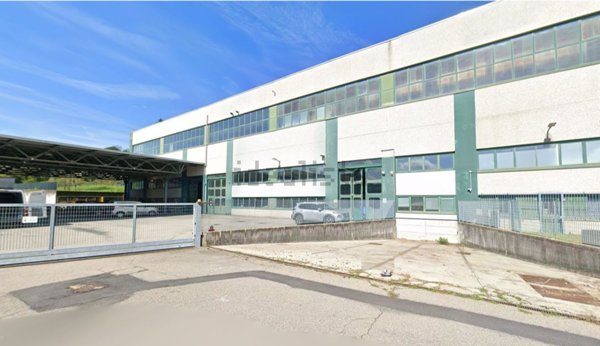 capannone in vendita a Varese in zona Viale Belforte