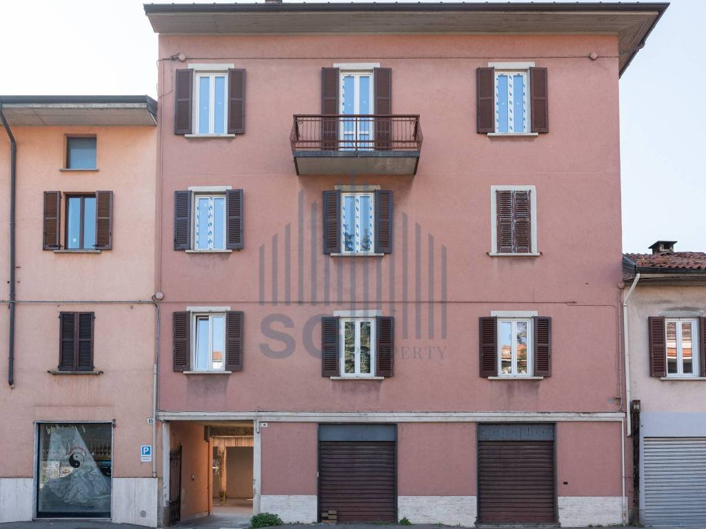 intera palazzina in vendita a Varese in zona Giubiano