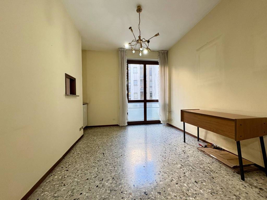 appartamento in vendita a Varese in zona Biumo
