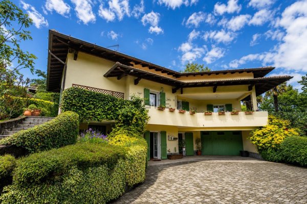 casa indipendente in vendita a Varese in zona Prima Cappella