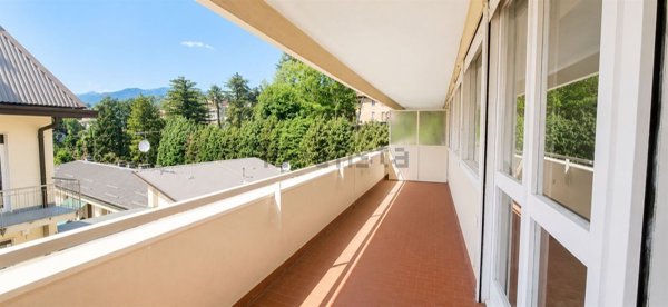 appartamento in vendita a Varese in zona Brunella