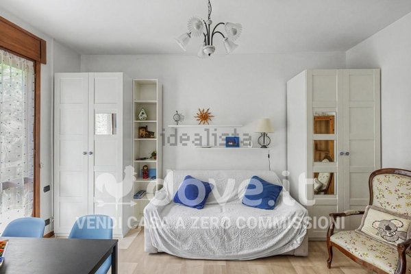 appartamento in vendita a Varese in zona Brunella