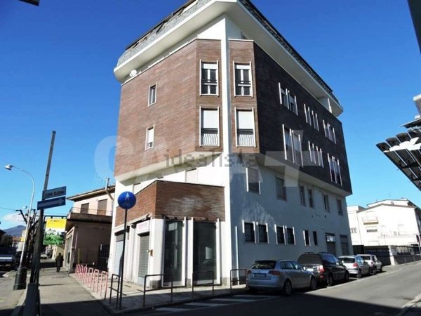 appartamento in vendita a Varese in zona Viale Belforte