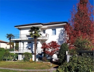 casa indipendente in vendita a Varese in zona Giubiano