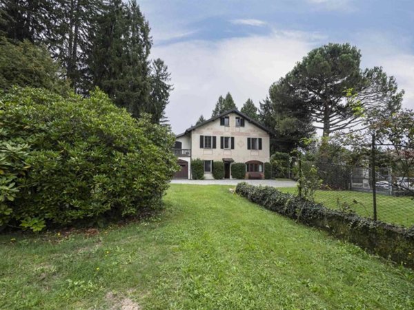 casa indipendente in vendita a Varese in zona Prima Cappella