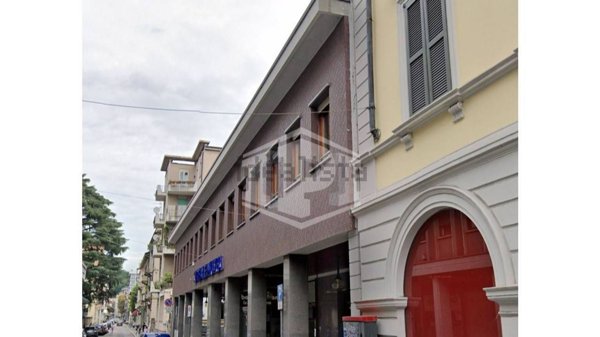 ufficio in vendita a Varese in zona Centro Città