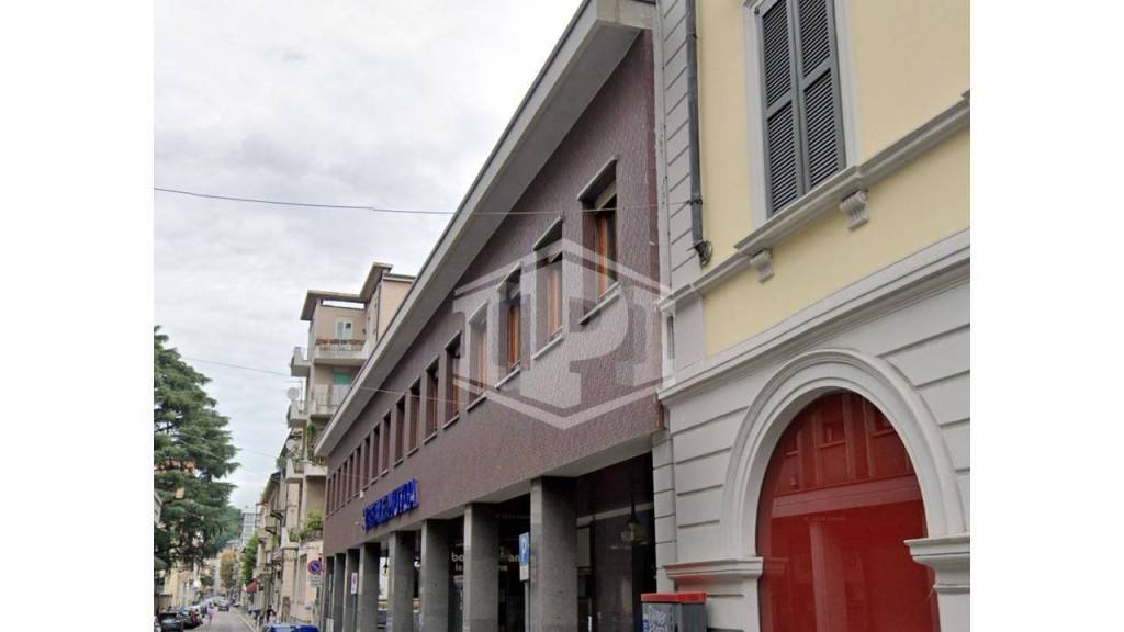 ufficio in vendita a Varese in zona Centro Città