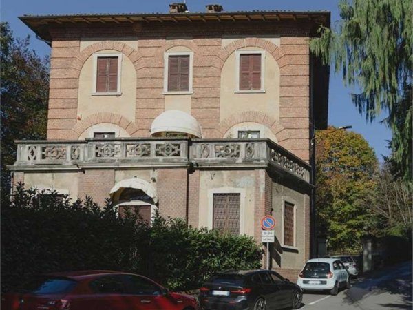 appartamento in vendita a Varese in zona Biumo