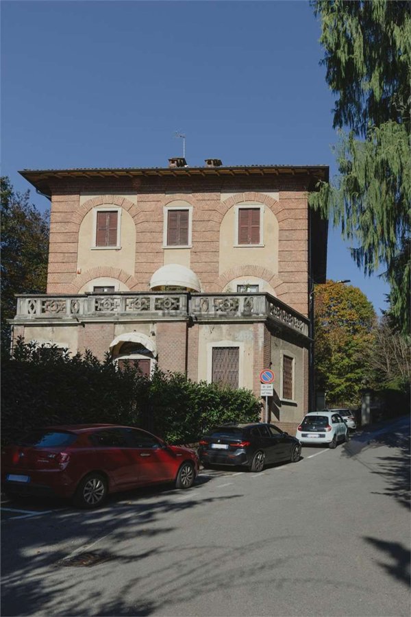 appartamento in vendita a Varese in zona Biumo