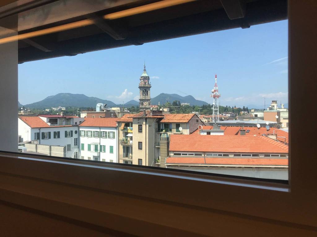 appartamento in vendita a Varese in zona Centro Città