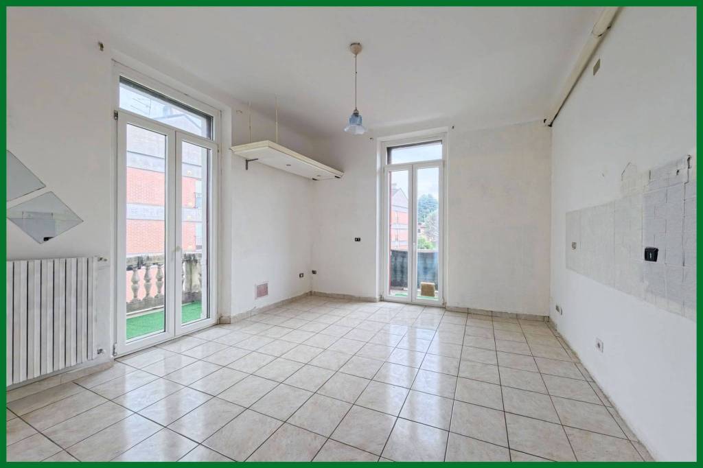 appartamento in vendita a Varese in zona Giubiano