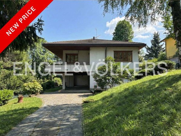 casa indipendente in vendita a Varese in zona Viale Europa