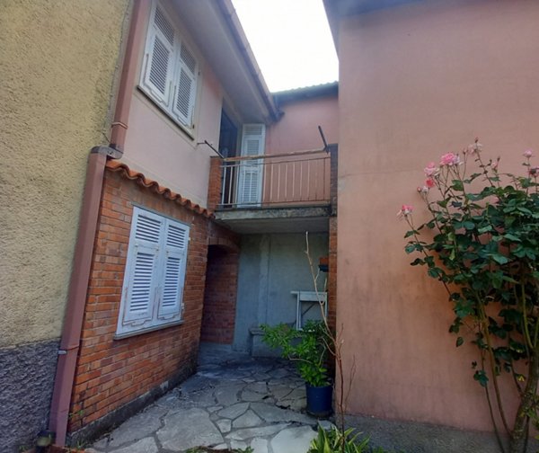 casa indipendente in vendita a Varese
