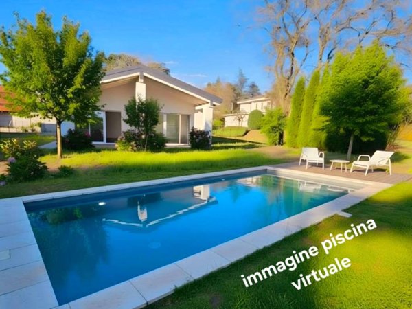 casa indipendente in vendita a Varese in zona Viale Europa