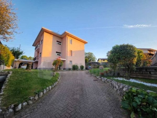appartamento in vendita a Varese in zona Bizzozero