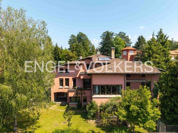 casa indipendente in vendita a Varese in zona Centro Città