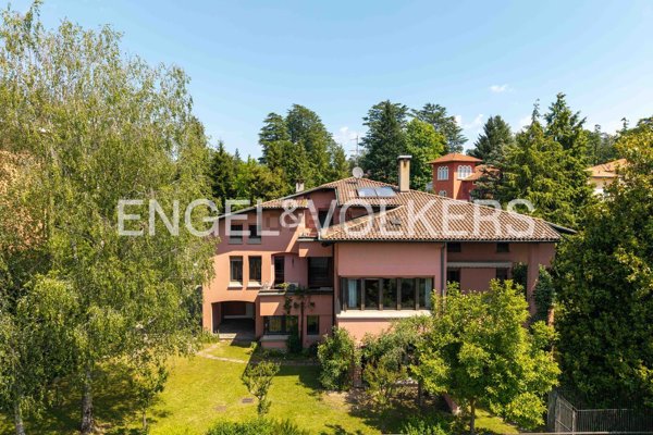casa indipendente in vendita a Varese in zona Centro Città